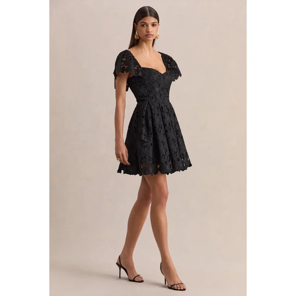 Vivi | Mini-robe noire en dentelle à encolure cœur