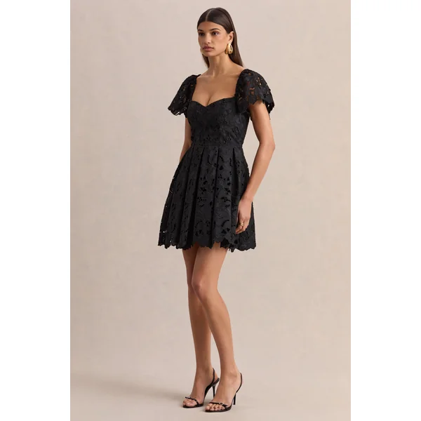 Vivi | Mini-robe noire en dentelle à encolure cœur