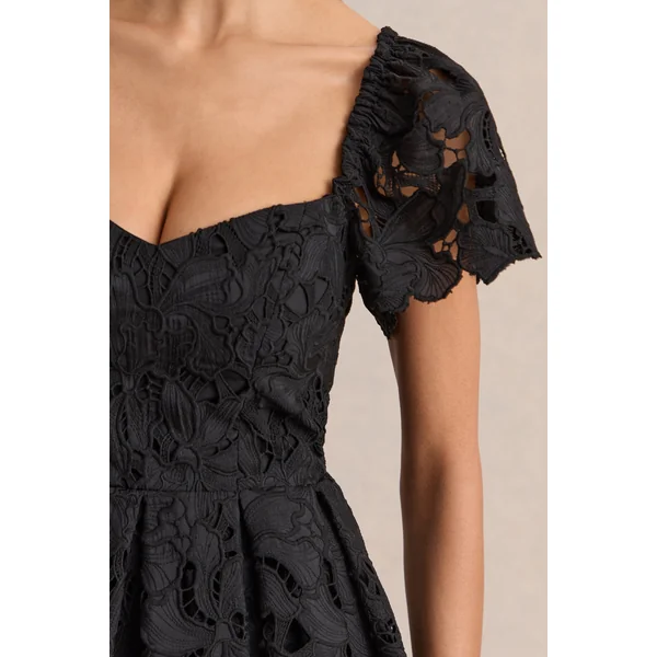 Vivi | Mini-robe noire en dentelle à encolure cœur