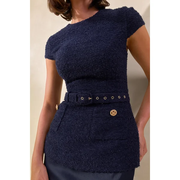 Whispera | Robe longue bleu marine à encolure ronde avec jupe en satin et détails de poches
