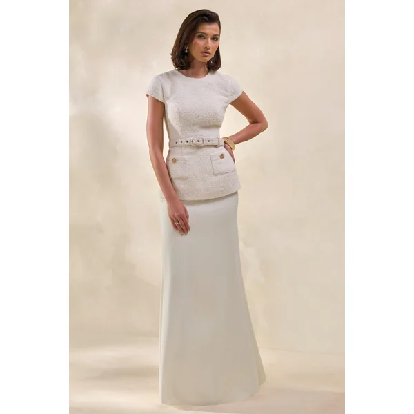Whispera | Robe longue crème à encolure ronde avec jupe en satin et détails de poches