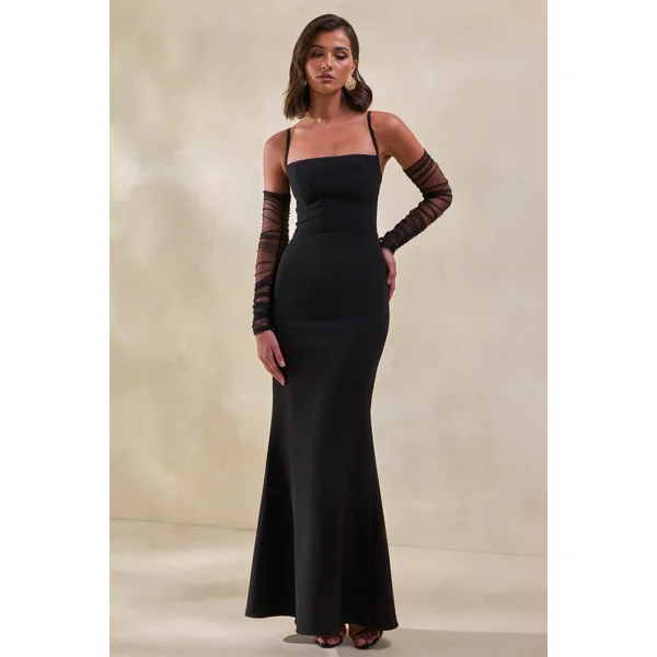 Zavira | Robe longue noire à encolure carrée