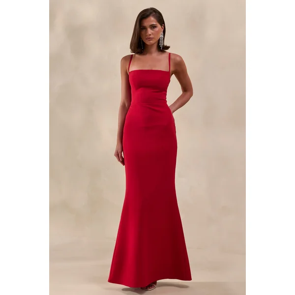Zavira | Robe longue rouge à encolure carrée